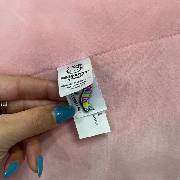 Hello Kitty Pink Scuba Squishmallow - Picture 4 of 5